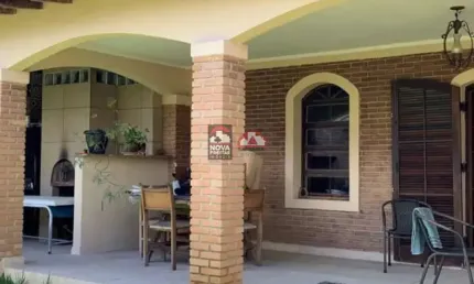 Oportunidade! Casa térrea a 2 quadras da Praia no Bairro do Indaiá.