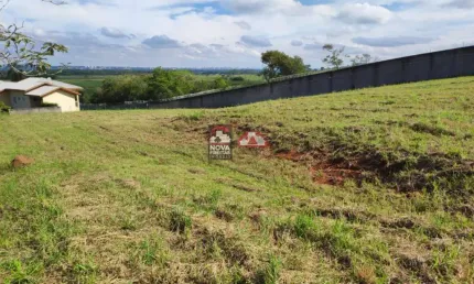 Terreno à Venda no Condomínio Colinas do Parahyba, Alto da Ponte em São José dos Campos SP