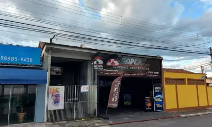 Casa com ponto comercial a venda no bairro Jaraguá em Taubaté!