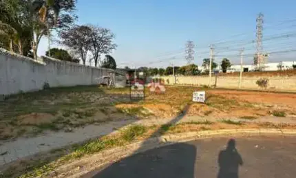Oportunidade! O maior terreno do Condomínio Bosque do Imperador está a venda!!