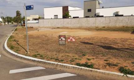 Terreno em condomínio fechado à venda na Rua Potenza, s/n, Loteamento Residencial Village Splendore, Pindamonhangaba