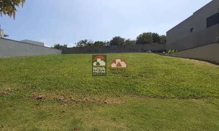 Terreno Padrão em Condomínio em São José dos Campos