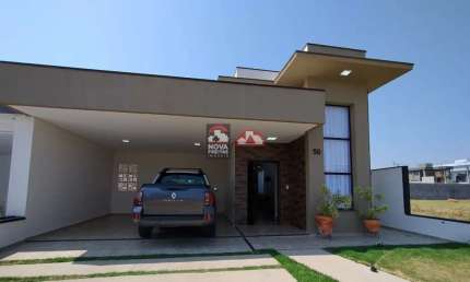 Linda casa à venda no Condominio Malibu em Caçapava 3 Quartos 1 Suíte