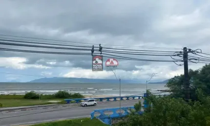 EXCELENTE APARTAMENTO FRENTE MAR BEM LOCALIZADO NO CENTRO