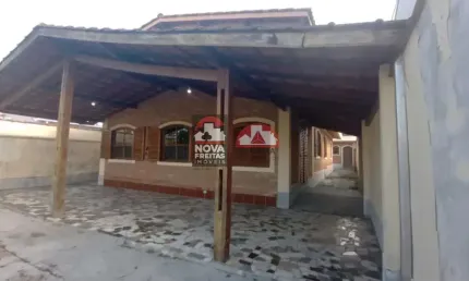Casa térrea, com edícula no bairro Jd Primavera, região central de Caraguatatuba