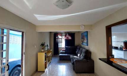 Casa com 3 quartos à venda na Rua Argemiro Cypriano de Oliveira, 108, Crispim, Pindamonhangaba