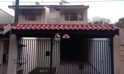 Casa assobradada com vista para Serra da Mantiqueira