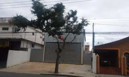 Prédio comercial com edícula residencial em avenida principal!