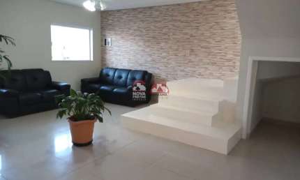 Sobrado à Venda no Bairro Mombaça I - Pindamonhangaba