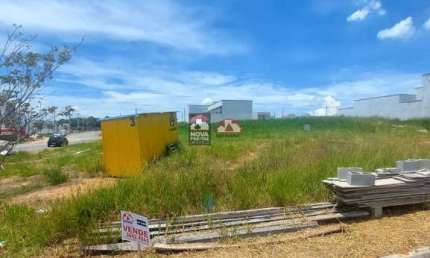 Oportunidade Imperdível! Terreno com Projeto Aprovado no Bosque da Imperatriz