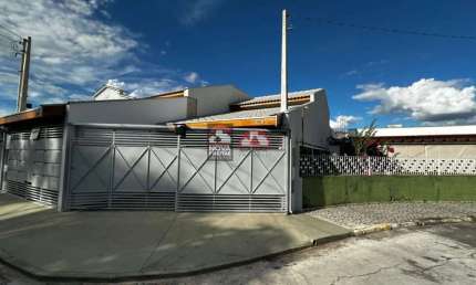 Casa com 3 quartos à venda na Rua Doutor Rodrigo Romeiro, 308, Crispim, Pindamonhangaba