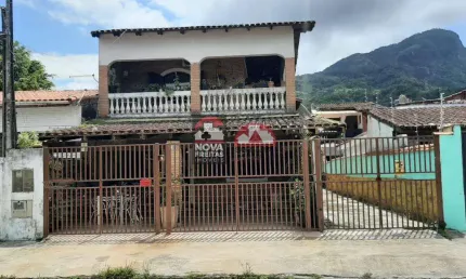 Casa com 4 quartos à venda na Rua Antônio Valente, 164, Jardim Jaqueira, Caraguatatuba