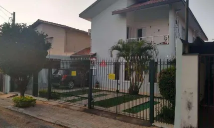 Casa Sobrado com ponto Comercial em São José dos Campos