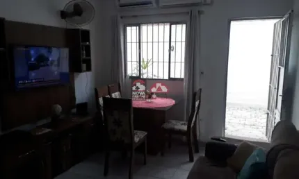 Excelente Oportunidade Vendo  casa em condomínio na Martim de Sá a poucos metros da praia!