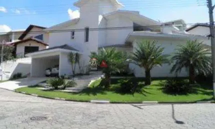 CASA PRONTA PARA MORAR!  Alto Padrão Mobiliada em Condomínio Fechado