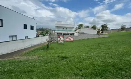 Terreno à Venda no Condomínio Reserva dos Lagos - Pindamonhangaba