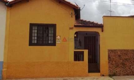 Casa Antiga à Venda no Jardim Boa Vista - Pindamonhangaba