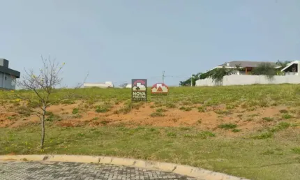 Venda de terreno de esquina em condomínio fechado - oportunidade única!