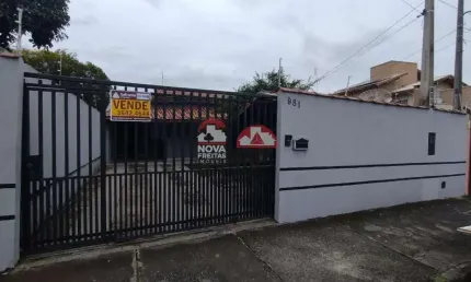 Casa com 3 quartos à venda na Rua Doutor Frederico Machado, 981, Parque São Domingos, Pindamonhangaba