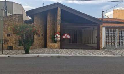 Casa com 3 quartos à venda na Avenida Francisco Alves Moreira, 46, Jardim Amália, Caçapava