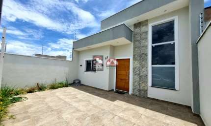 Casa com 3 quartos à venda na Rua Adilson Palma De Alvarenga, 51, Loteamento Santa Clara, Pindamonhangaba