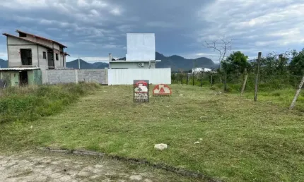 Terreno à venda na Rua Dois, 16, Loteamento Portal dos Pássaros, Caraguatatuba