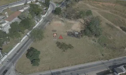 Terreno à venda na Avenida João Rodolfo Castelli, Putim, São José dos Campos
