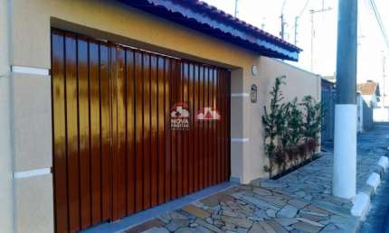 Casa com 3 quartos à venda na Rua Eduardo Prates da Fonseca, 315, São Benedito, Pindamonhangaba