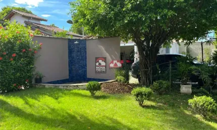 1060,00m² com 3 casas construídas em excelente localização no cento de Caraguá, área verde, seguro e familiar