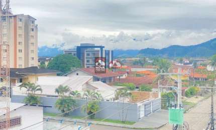 Apartamento mobiliado um charme : Com 01 suíte, sala integrada com a cozinha ,varanda ,vaga de garagem   . Para alugar em Caraguatatuba, pertinho da Praia do Indaiá