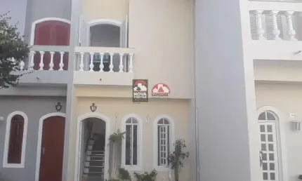 Sobrado em Condomínio com 2 Dormitórios 2 Banheiros a Venda na Prainha - 450 metros da praia