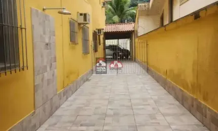 Casa com 3 quartos para alugar na Avenida Siqueira Campos, Sobrado 03, 638, Sumaré, Caraguatatuba