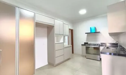 Casa de Alto Padrão para Locação – Condomínio Gaivota 1- Ac. caução