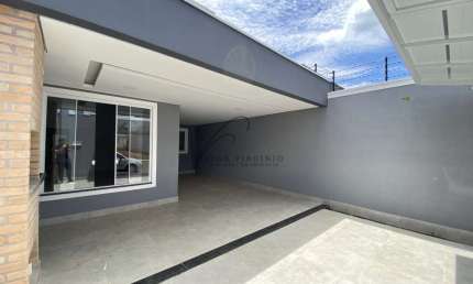 Casa com 3 dormitórios, sendo 1 suíte, localizada no bairro Parque Universitário em Americana