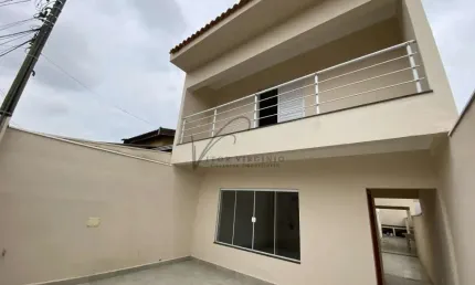 CASA ESTILO SOBRADO COM 197M² NO BAIRRO JAGUARI COM 4 DORMITÓRIOS SENDO UM COM SUÍTE E SACADA