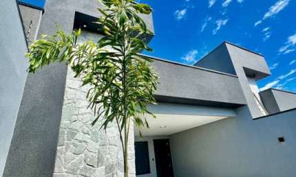 Casa à Venda em Jardim Atlântico, Goiânia: 3 Suítes, 210m²