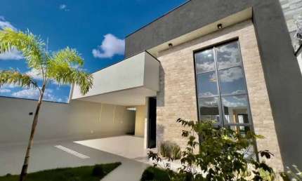 Casa à Venda no Setor Três Marias, Goiânia | 3 Suítes, 179m²