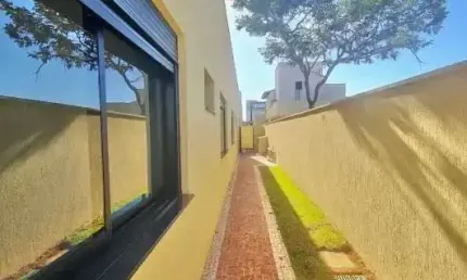 Casa de Condomínio no Goiânia Golfe Clube, 3 Suítes, à Venda
