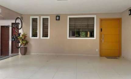 Casa em Condomínio no Parque Amazônia, 3 Suítes, 160m² à Venda