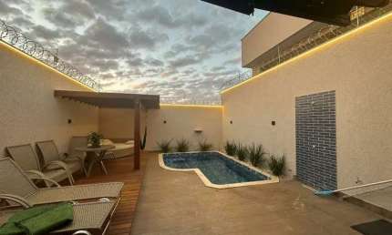Casa à Venda em Vila Rosa, Goiânia: 3 Suítes, 160m², R$1.100.000