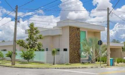 Casa de Condomínio à Venda no Jardins Lisboa, Goiânia – 426m², 4 Suítes