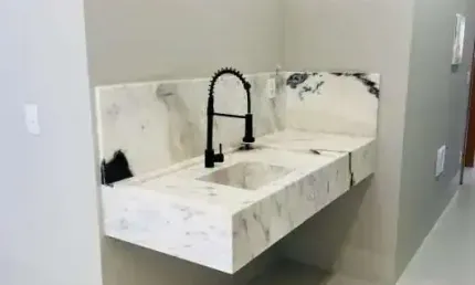Casa à Venda em Jardim Vila Boa, Goiânia: 3 Suítes, 175m²