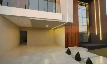 Casa à Venda no Moinho dos Ventos, Goiânia: 5 Suítes, 282m²