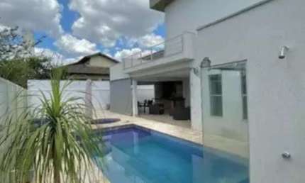 Casa de Condomínio à Venda no Jardins Lisboa, Goiânia – 319m², 4 Quartos
