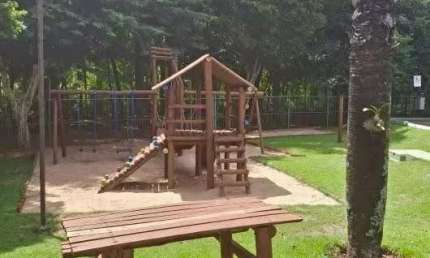 Casa de Condomínio à Venda no Parque Anhanguera, Goiânia - 268m²
