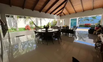 Casa de Condomínio à Venda no Alphaville Flamboyant, Goiânia