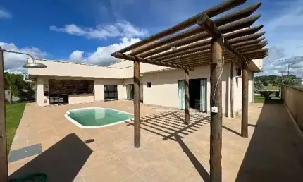 Chácara à Venda em Bela Vista de Goiás, 3 Quartos, 270m²