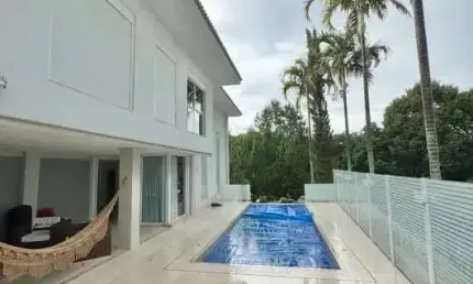 Casa de Condomínio à Venda no Jardins Valência, Goiânia – 332m², 5 Quartos