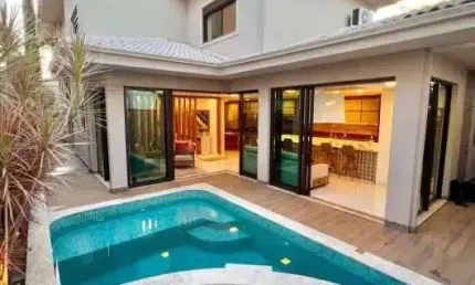 Casa de Condomínio à Venda no Jardins Madri, Goiânia – 5 Suítes
