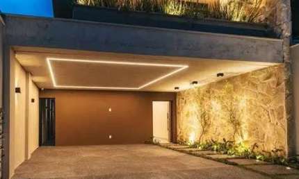 Casa à Venda em Jardim Atlântico, Goiânia: 3 Suítes, 210m²
